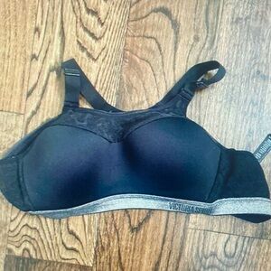 Black Wireless Padded Sports Bra